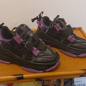 BELERA Women Sneakers Size 7
